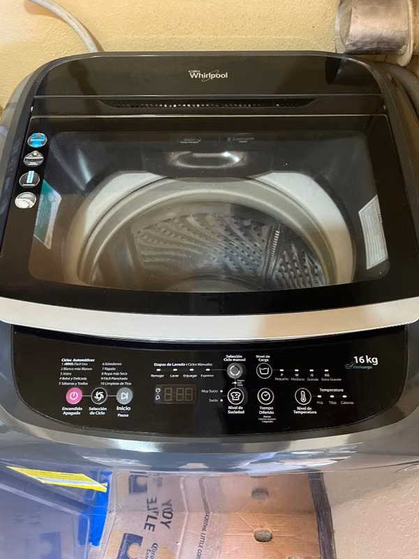  Lavadora Whirlpool Automática 16 kg modelo WWI16ASHLA – Excelente estado 