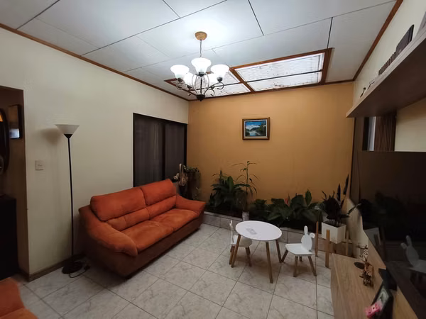 Amplia residencia con uso mixto en venta Monte Claro Desamparados - AP ID: 42479
