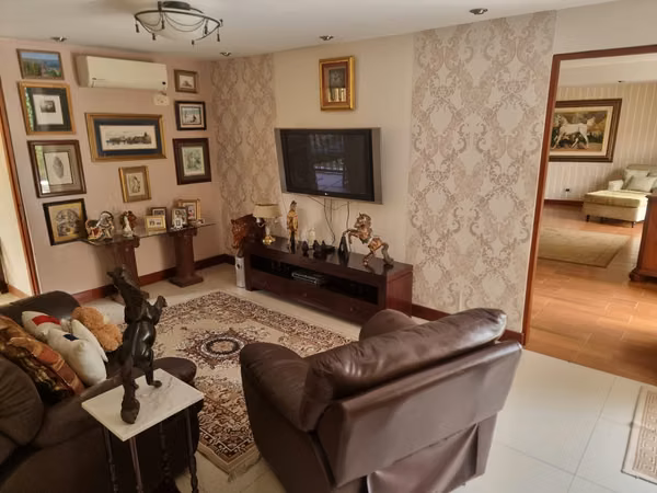 Casa en venta una sola planta y patio Pinares de Curridabat