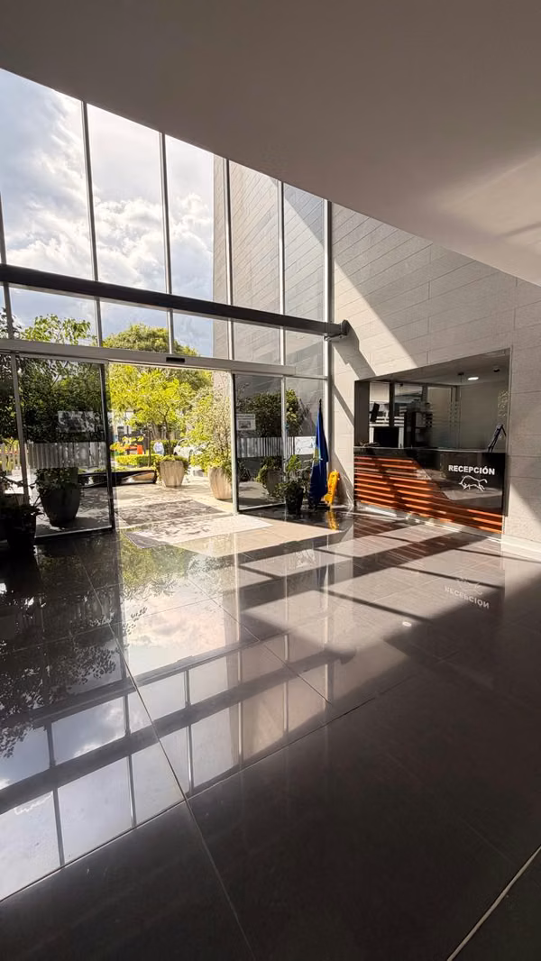 Spacious corporate office for rent in Lindora