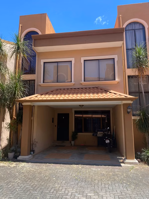 Casa en Venta Condominio en Montelimar GBV-251
