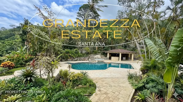 Luxury and commercial property in Santa Ana for sale