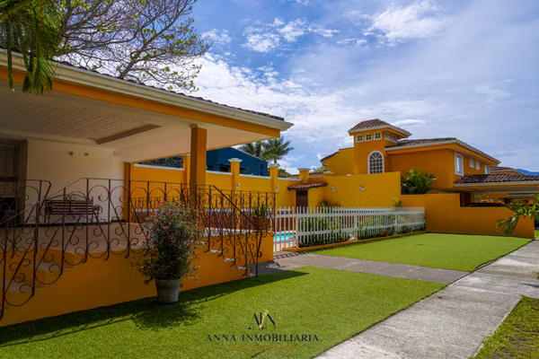 Casa en Exclusivo Condominio  Solo 11 Residencias | San Vicente de Moravia