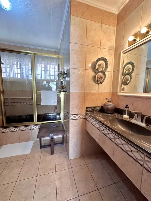 SE VENDE CASA USO MIXTO O RESIDENCIAL EN SABANA SUR