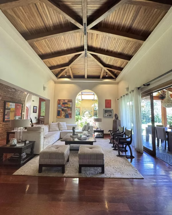 Exclusiva Residencia en San Miguel de Santo Domingo.