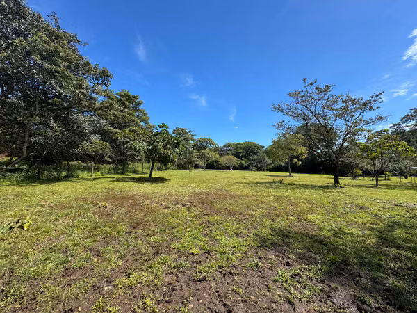 TERRENO USO DE SUELO PARA APARTAMENTOS EN TURRÚCARES DE ALAJUELA