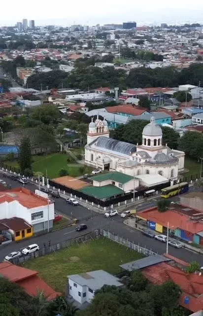 id 38949 Lote Comercial en el Centro de Curridabat