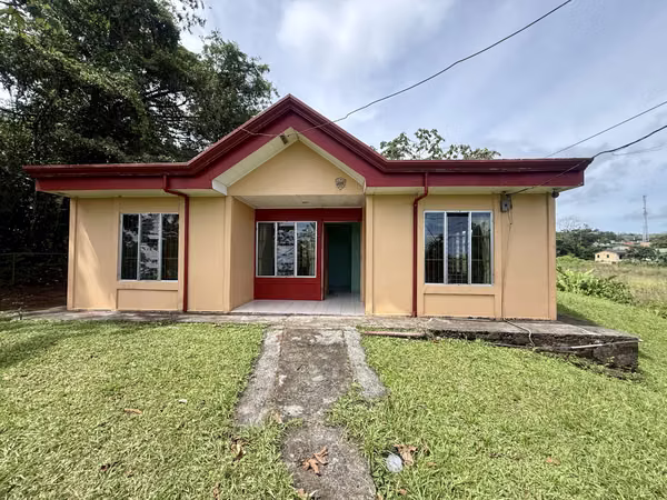 3 Lots= 2 Casas + Lote, =1,446 m² de bienes raices-Premium de Uso Mixto -Ciudad Quesada