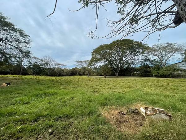 LOTE DE OPORTUNIDAD EN TURRÚCARES DE ALAJUELA
