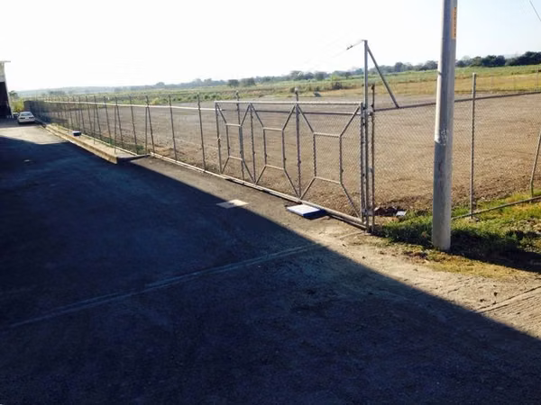Terreno Comercial de Oportunidad en El Roble de Puntarenas