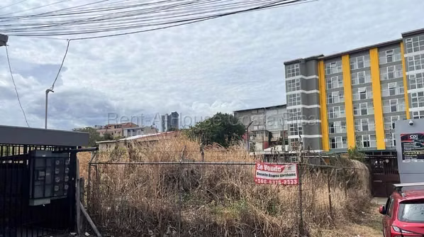 Venta de Lote en Zapote, barrio Montealegre