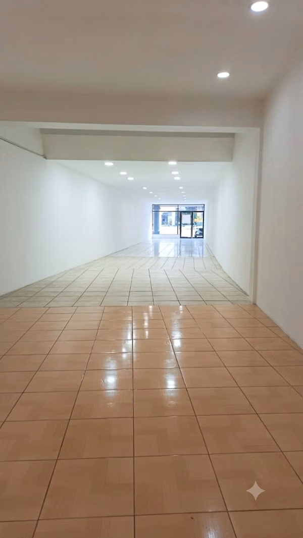 Alquiler de local comercial Escazú sobre carretera principal
