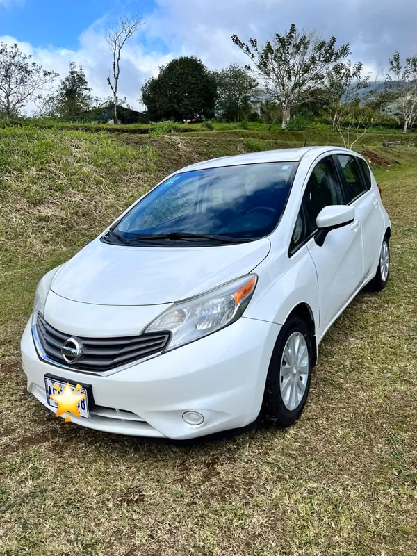 Nissan Versa Note 2015 – Económico, equipado y al día