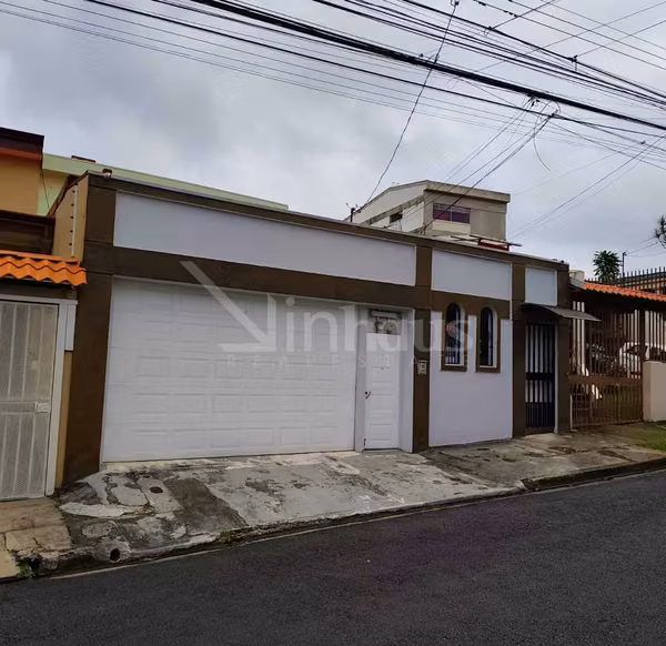 Sale of House with Apartment