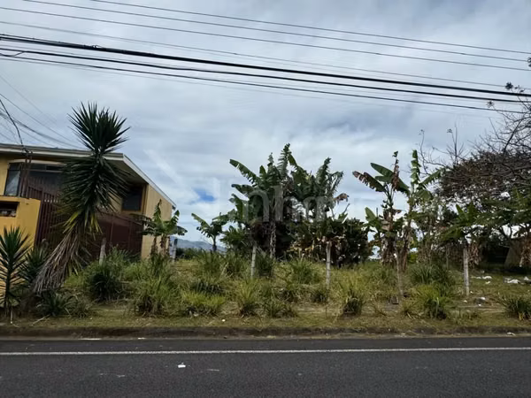 # 39118 Sale of Lot in Residential