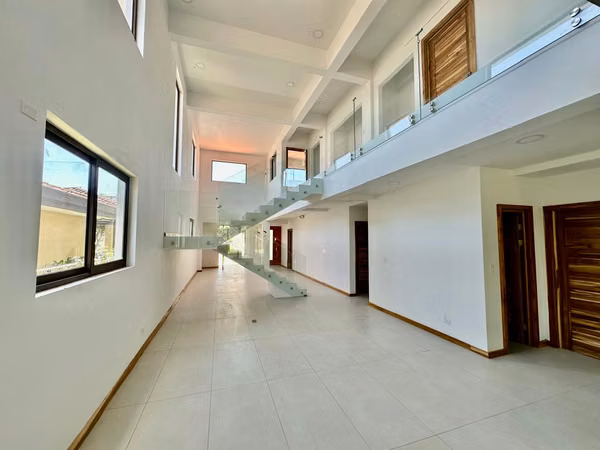 La Guácima - Casa a estrenar de 4 habitaciones +Servicio + Patio y Terraza- 415mt