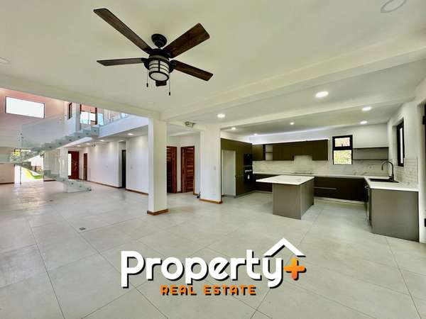 OPORTUNIDAD! La Guácima - Casa a estrenar de 4 habitaciones +Servicio + Patio y Terraza- 415mt