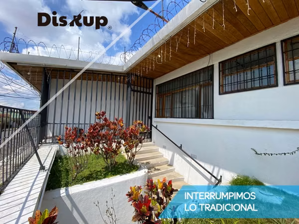 Alquiler de amplia casa para oficinas, múltiples espacios. Barrio Escalante