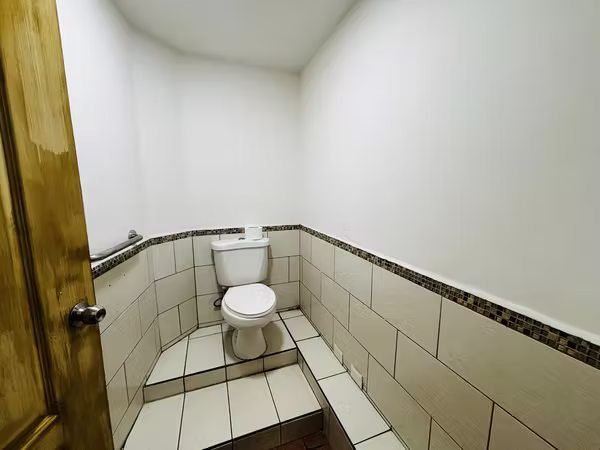 Commercial space 78m2 Scazu security parking