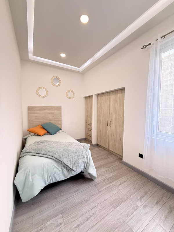 Casa moderna y lista para la venta. Curridabat. Ayarco Boulevar. Condominio Ayarco 385.