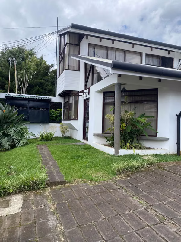 Apartment rental in Guayabos de Curridabat Semi-furnished!