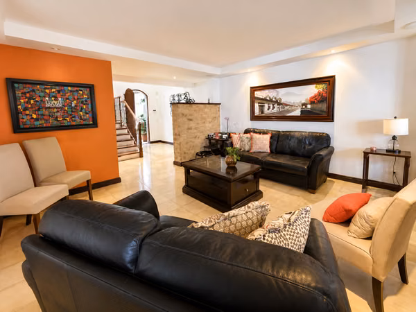 Casa en condominio pequeño en Guayabos, Curridabat