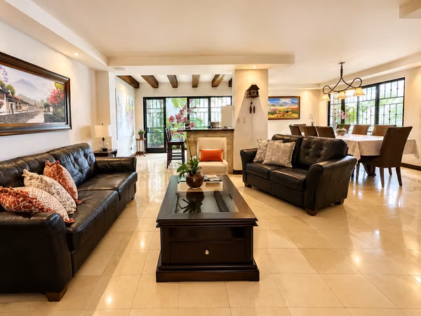 Casa en condominio pequeño en Guayabos, Curridabat