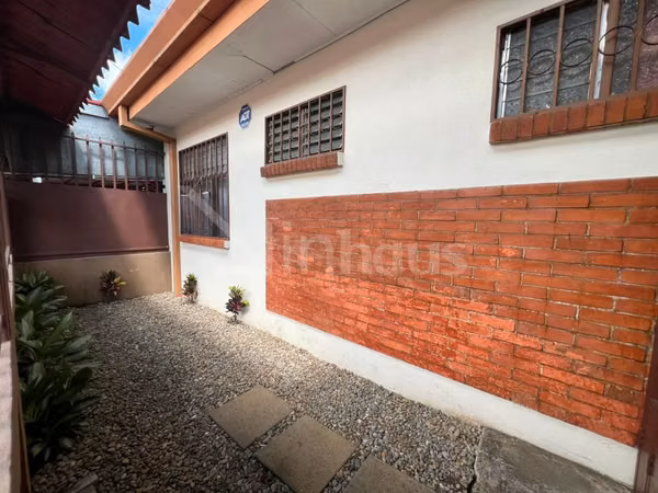 id # 42932 Venta de casa de una planta, Curridabat.