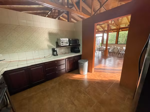 VENTA DE HERMOSA QUINTA EN CARRIZAL, ALAJUELA