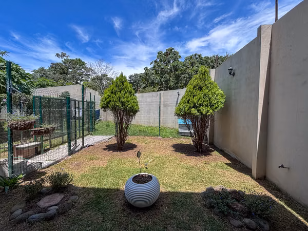 APARTMENT FOR SALE IN PINARES DE CURRIDABAT FIRST FLOOR / GARDEN