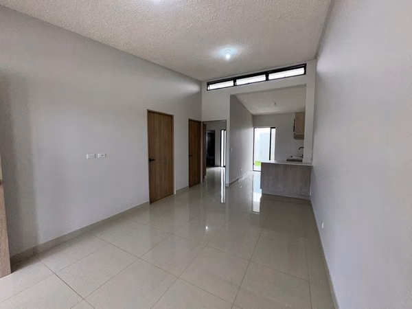 ALQUILER DE CASA NUEVA, CON PATIO, INCLUYE SERVICIOS, EN CONDOMINIO, SAN FRANCISCO DE HEREDIA