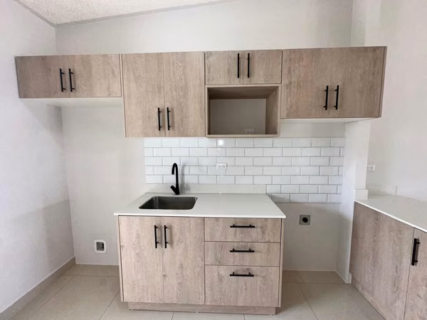 ALQUILER DE CASA NUEVA, CON PATIO, INCLUYE SERVICIOS, EN CONDOMINIO, SAN FRANCISCO DE HEREDIA