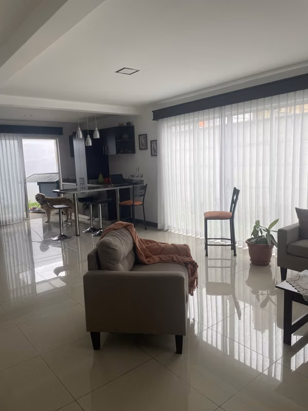 Casa 2 plantas: Nobleza de Coris; excelentes condiciones; 3 Habitaciones 