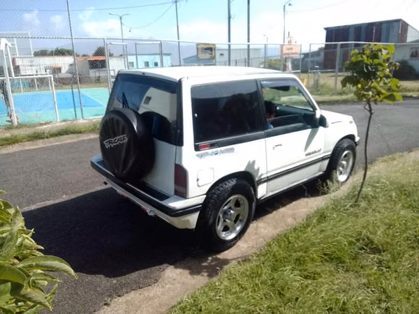 GEO TRACKER 1993 AUTOMÁTICO 4X4
