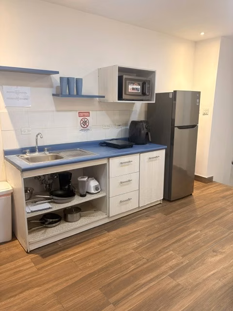 4 bedroom and 4 bathroom furnished apartment in Sabana Norte