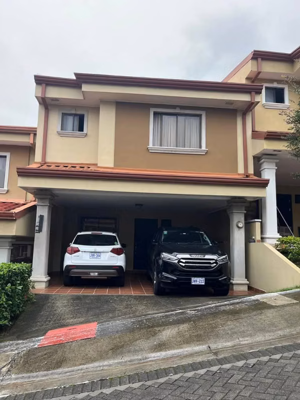 Se vende casa en Condominio San Marino en Tres Ríos