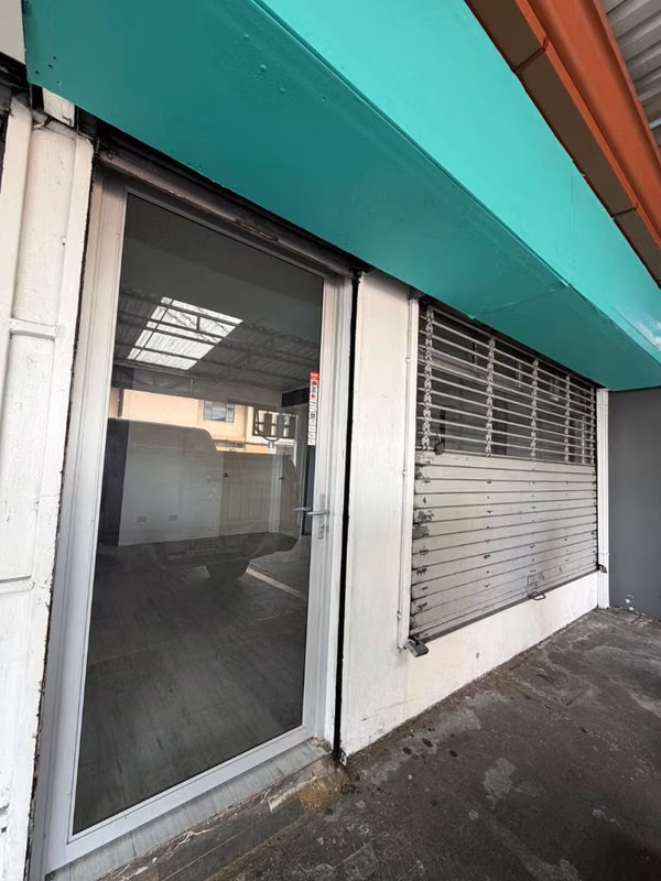 Alquiler de LOCAL COMERCIAL EXCELENTE UBICACIÓN!!!