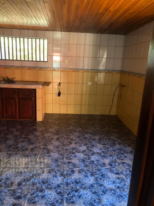 Casa amplia de 250m² en alquile
