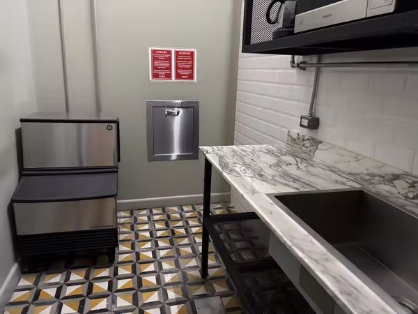Venta de Studio Amoblado en Escalante.