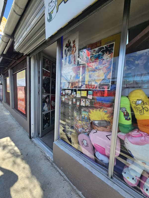 Alquiler de Local Comercial en Curridabat, cerca de Multiplaza Curridabat.