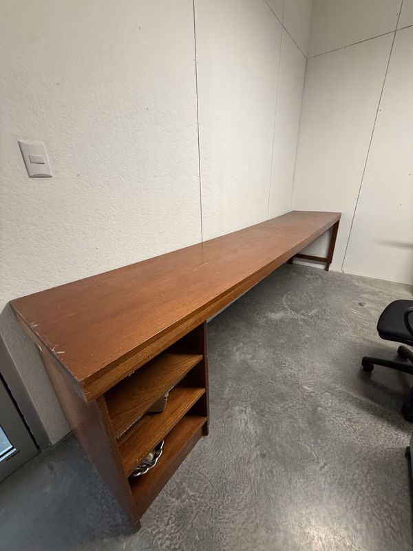 mueble de oficina de madera