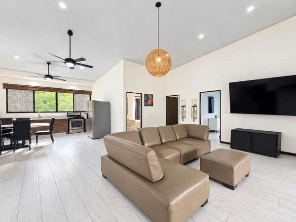 Elegante casa en Alquiler. Tamarindo, Guanacaste