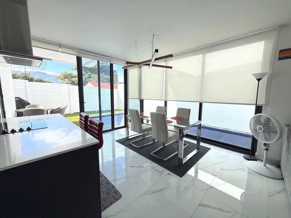 Casa con o sin Muebles en Alquiler en Santa Ana | 2 Habitaciones | Piscina Privada | ID27015