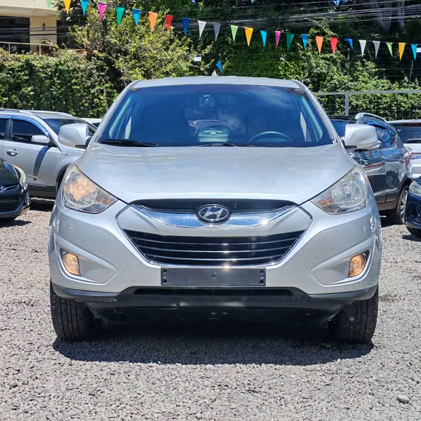 HYUNDAI  TUCSON 2012  FINANCIADO