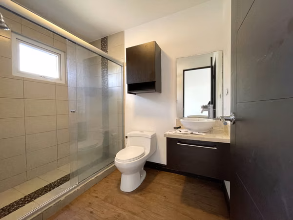 VENTA DE CASA EN CONDOMINIO, GUACHIPELÍN - ESCAZÚ
