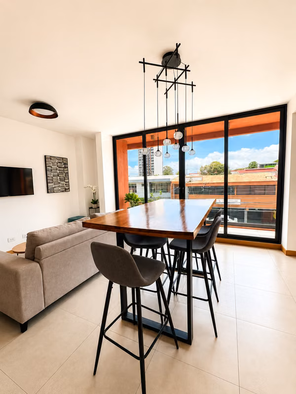 Alquiler de espectacular apartamento amoblado en Escalante