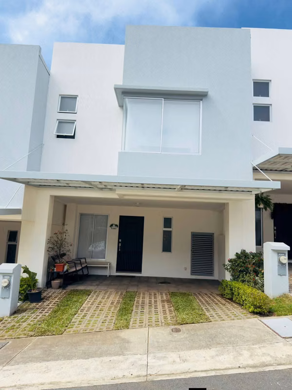 Venta de Excelente Casa en La Trinidad de Moravia.