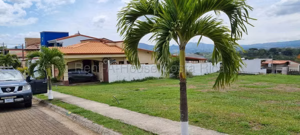 Beautiful Plano Lot in Lomas del Bosque Condominium / Greece, Alajuela