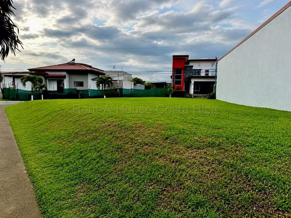 Flat lot in Condominium Lomas del Bosque, Greece