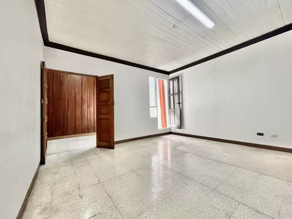 Oficina en Alquiler en el Centro de Heredia